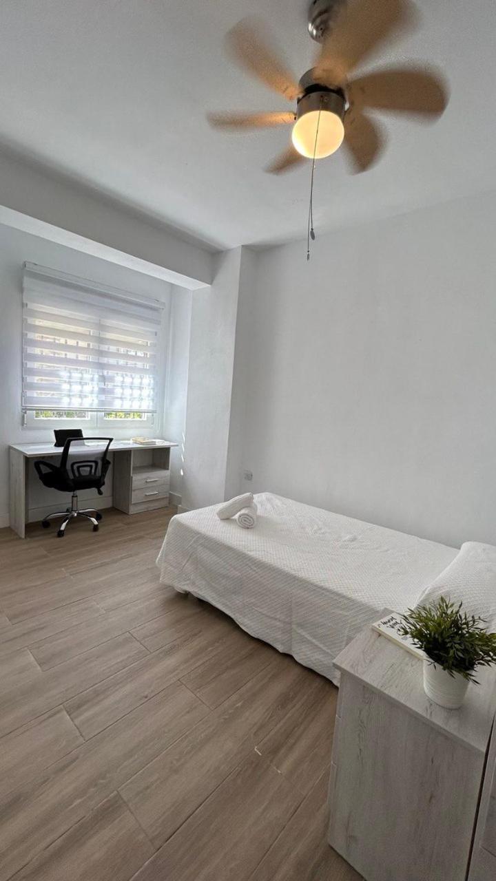 Хостел Piso Compartido Delyrent Acosta Хаэн Экстерьер фото
